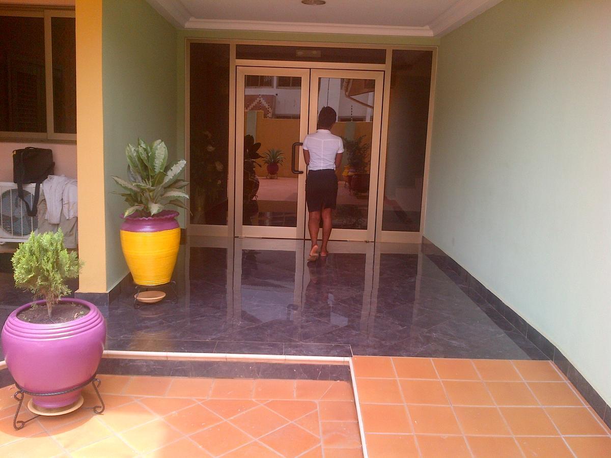 Ruby Kay Hotel Ogbodjo Exteriér fotografie